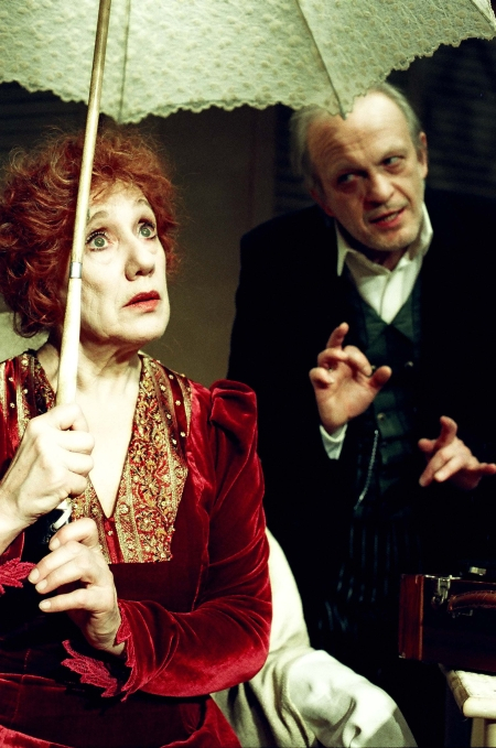 2 kwietnia przedstawienie 