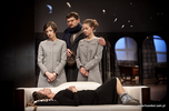 Monika Pikuła (Hesia Dulska), Wojtek Żołądkowicz (Pan Dulski), Marta Juras (Mela Dulska), Monika Krzywkowska (Pani Dulska)<br/> fot. Magda Hueckel
